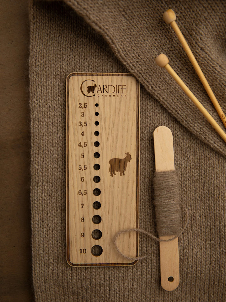 Cardiff Cashmere Needle Gauge Ruler