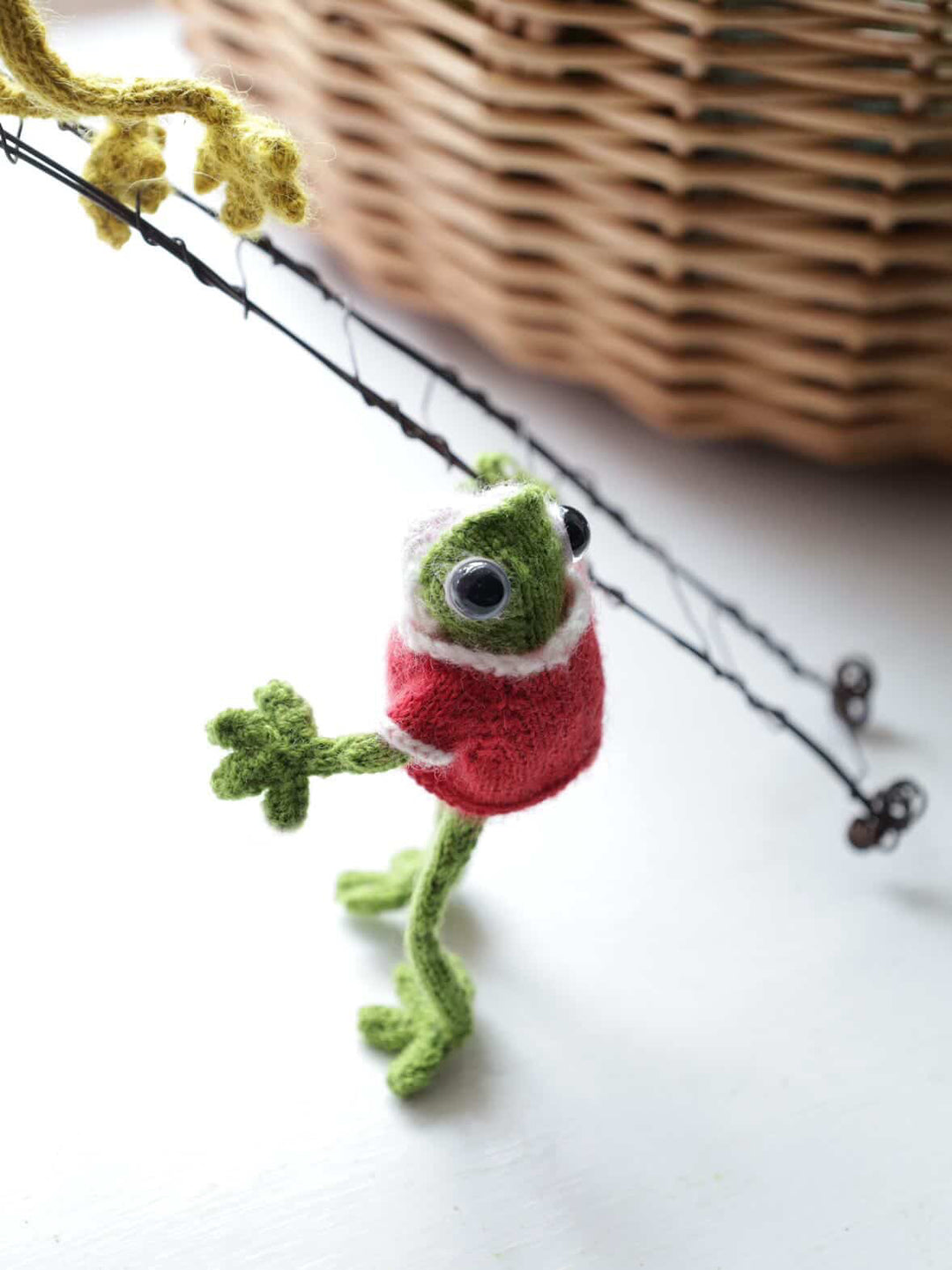 Froglet / Toadlet Knitting Kit