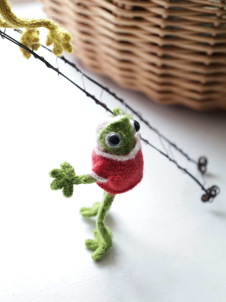 Froglet / Toadlet Knitting Kit