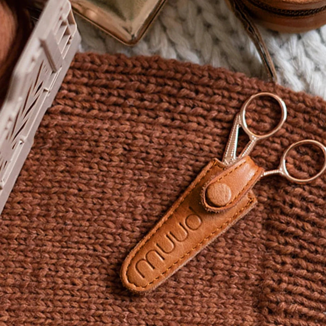 Espoo scissors case