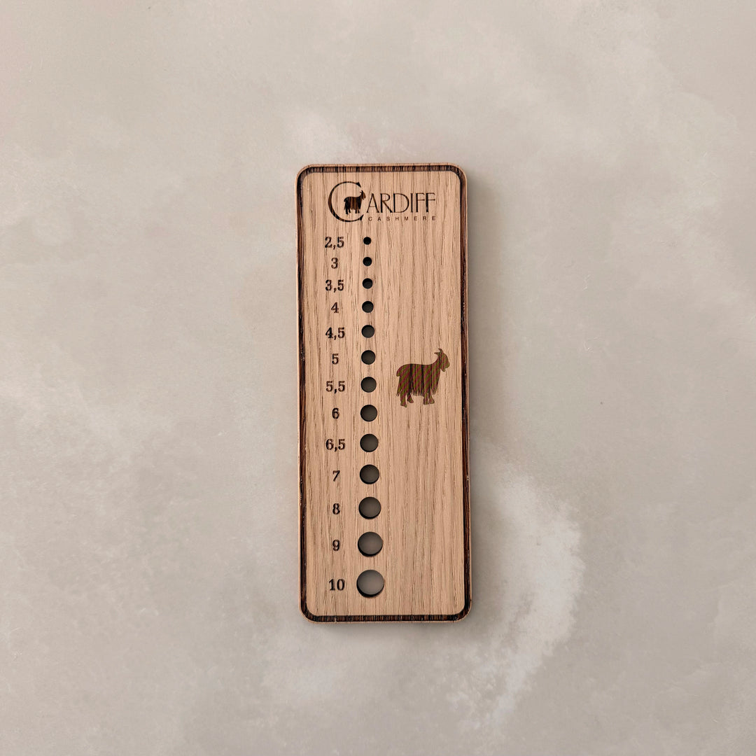 Cardiff Cashmere Needle Gauge Ruler