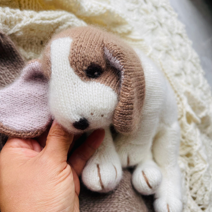 Cashmere Beagle puppy knitting kit