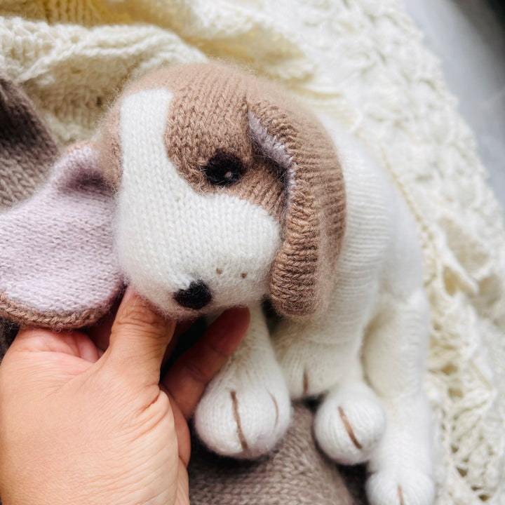 KNITTED AND READY Cashmere Beagle Puppy