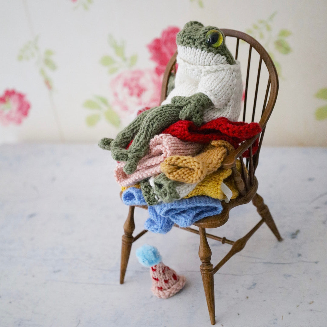 Large Froglet Knitting Kit