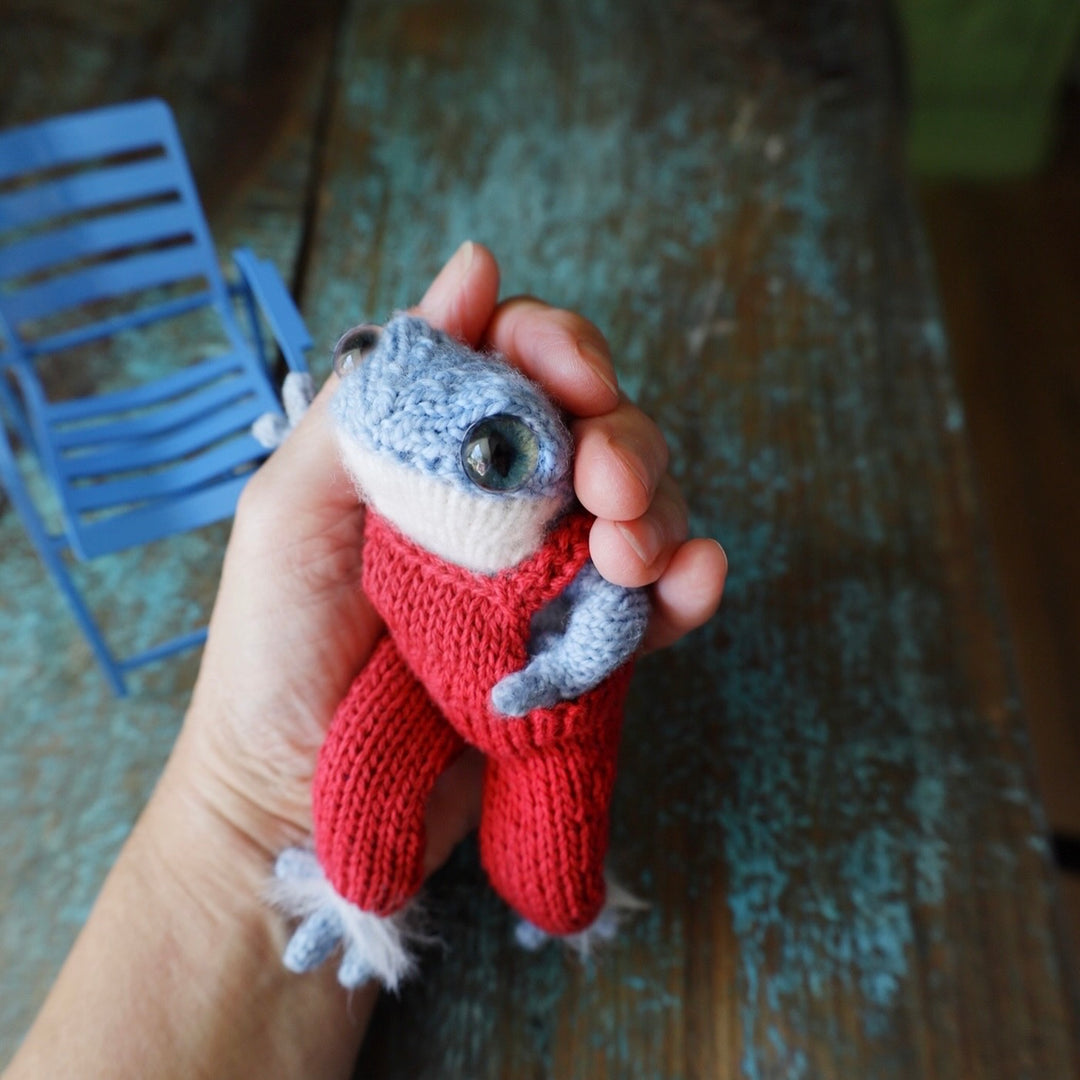 Large Froglet Knitting Kit