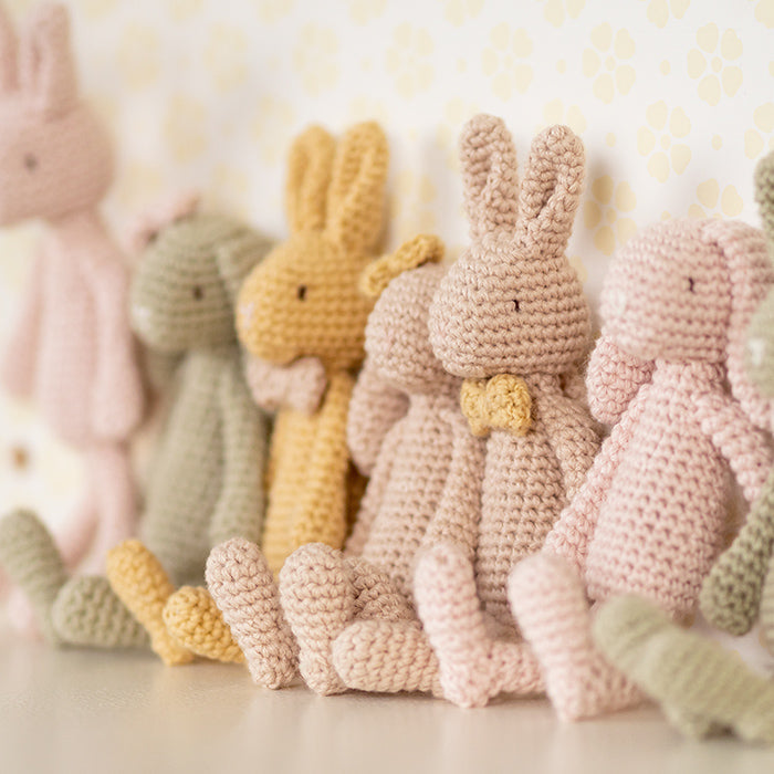 Krea Deluxe Tiny Mr and Mrs Bunny Crochet Kit