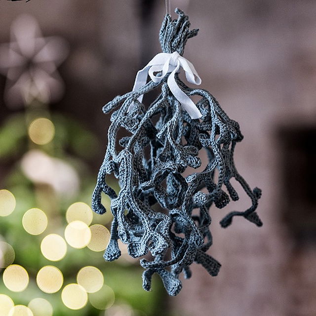 Krea Deluxe Mistletoe Crochet Kit