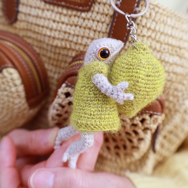 NEW Four Frogs Keyring Crochet Kit