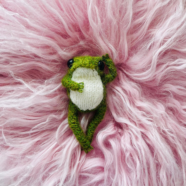 KNITTED AND READY Daddy and Me Frogs