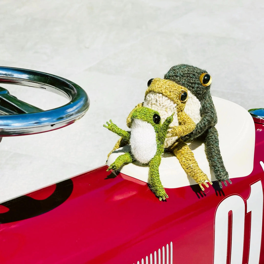 KNITTED AND READY Large Daddy Frog